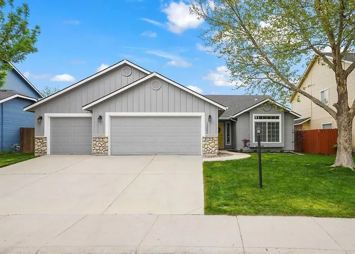 Remodeled, Charming Retreat On The City\'S Doorstep