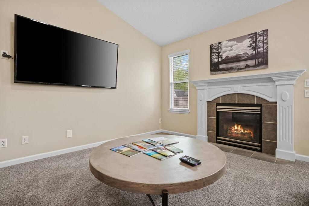 Remodeled, Charming Retreat On The City's Doorstep