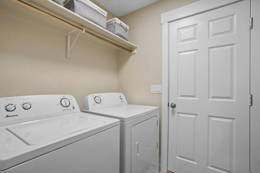 Remodeled, Charming Retreat On The City's Doorstep *
